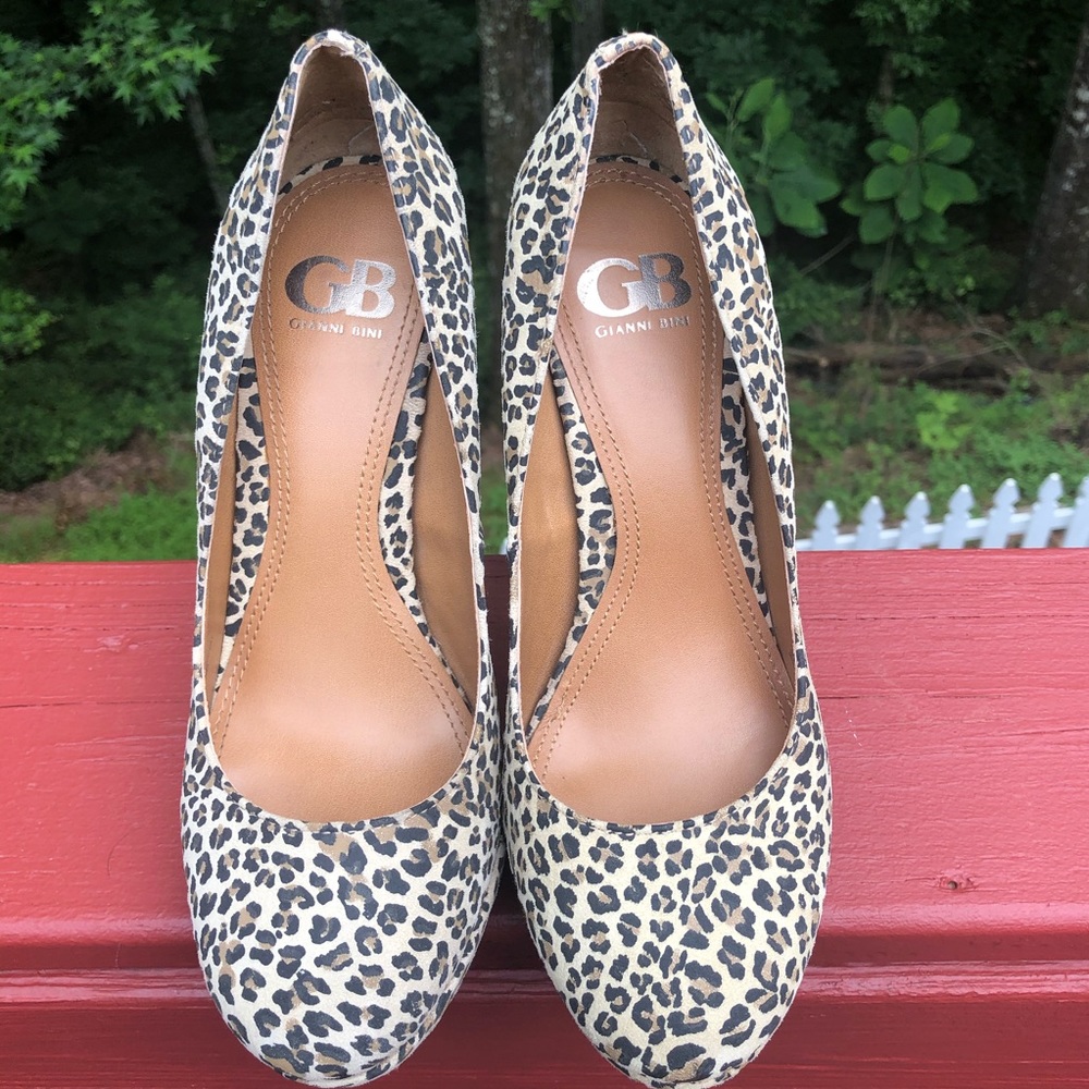 New Without Box/Tag chunky heels Sz 8Leopard Print